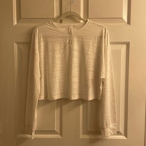 Lululemon cropped long sleeve top size 8